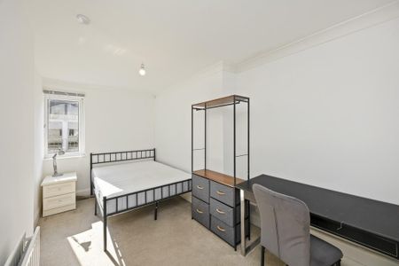 4 bedroom flat to rent - Photo 4