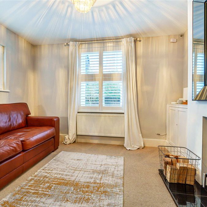 Addison Road, Guildford, Surrey, GU1 3QG - Photo 1