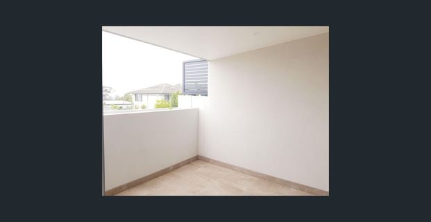 Cosy 1-bed apartment - Available NOW! - Photo 1