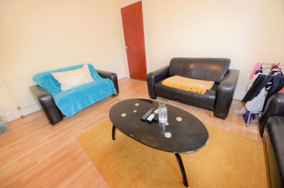 4 bedroom House in Norwood Grove, Leeds - Photo 4