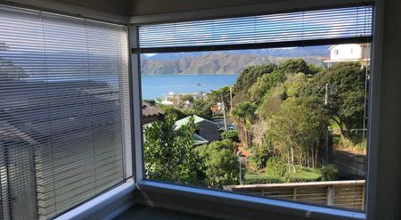 Spacious, sunny, secure two double bedroom flat - Photo 2