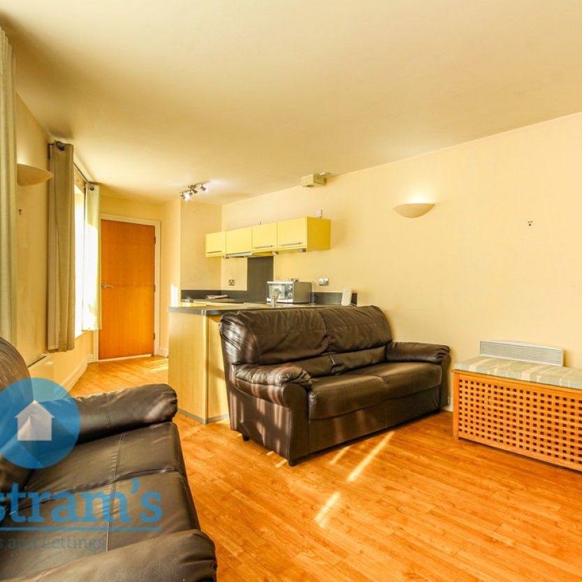 2 bed Ground Floor Flat for Rent - Photo 1