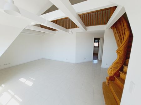 MIETE: Ober-Ingelheim, Studio-Wohnung mit 4-Zimmern, EBK und einen Stellplatz - Photo 3