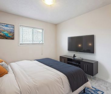 For Lease - 82 Whitlaw Way, Brant, Ontario - Photo 2
