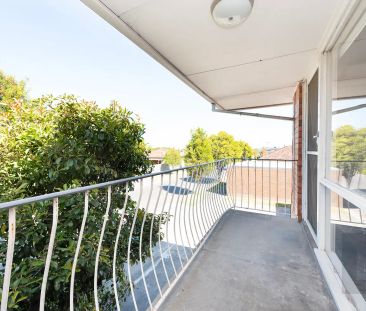 “Modern 2-bedroom Apartment!” - Photo 3