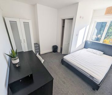 Wyken Avenue Room 3 (En Suite) - Photo 1