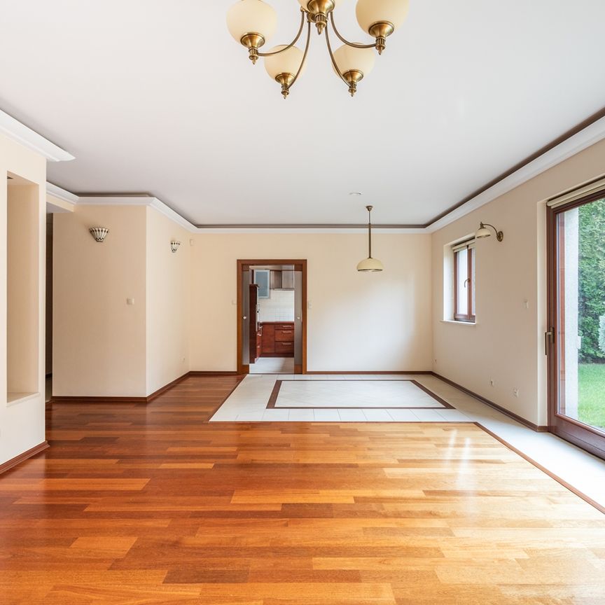 2-piętrowe | Stary Wilanów | 4 sypialnie | ogródek - Photo 1