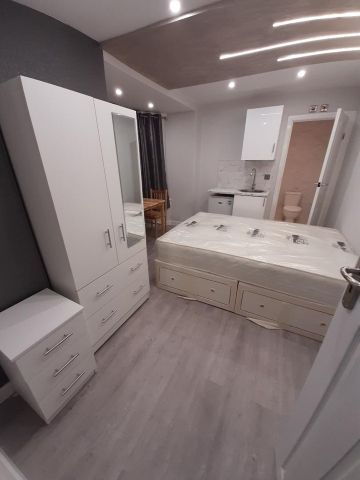 Studio Flat, Paddington, W2 - Photo 4