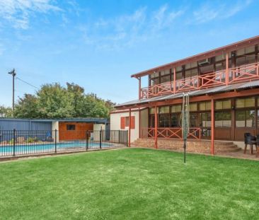 Brilliantly Located! An Idyllic Lifestyle Awaits! - Photo 4