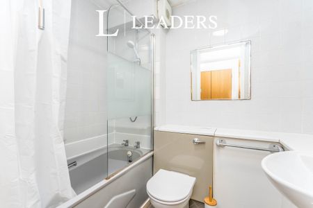 1 bedroom apartment to rent Commodore Court, Captains Place, Southampton, SO14 - Photo 2