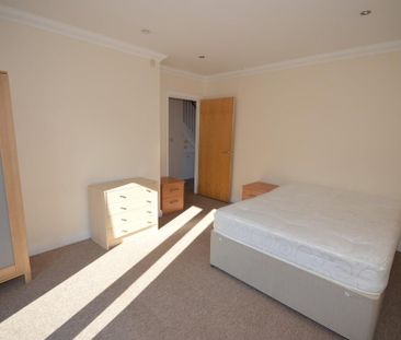 4 bedroom detached house to rent - Photo 4