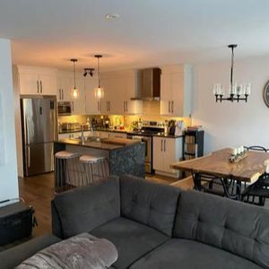 LUXUEUX 4 1/2 (condo) 1er JUILLET - Photo 2