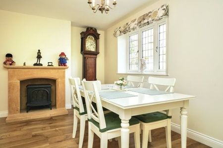 Yewtree Court, Broadway, WR12 - Photo 3