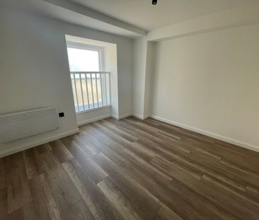 High Street, Swindon - Photo 3