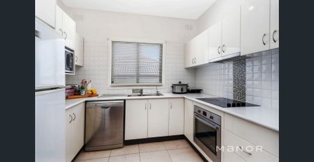 Well-Presented Home with Spacious Entertaining Deck - Photo 3