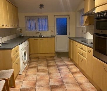 4 Bed Terraced House, Stapleton Road, BS5 - Photo 5