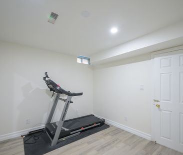 For Lease - 6683 Opera Glass Crescent, Mississauga, Ontario - Photo 5