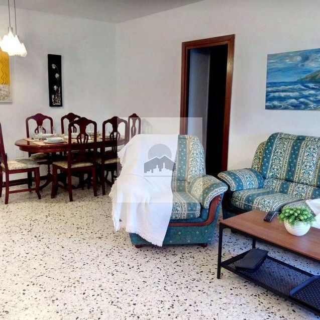 Alquiler de piso en Puerto de Estepona - Foto 1