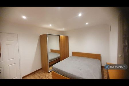 2 bedroom maisonette to rent - Photo 2