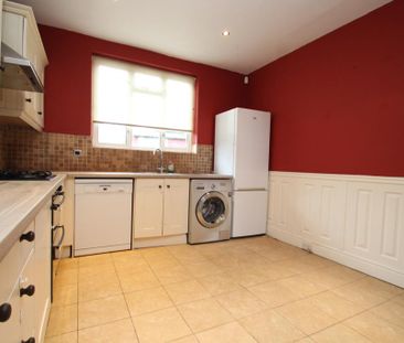 3 bedroom semi-detached house to rent - Photo 6