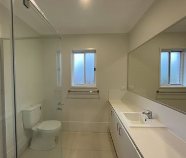 Spacious Family Home in Collingwood Park - Photo 3