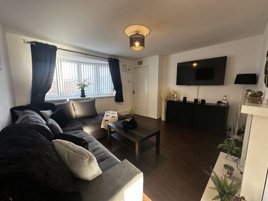 Eastleigh Drive. Mansfield Woodhouse, Mansfield, NG19 - Photo 1