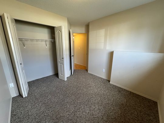 Beautiful 2-Bed, 1-Bath Basement Suite with Private Parking! - Photo 1