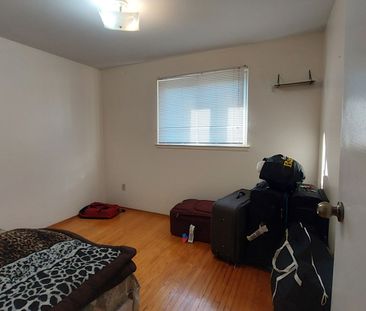 For Lease - 3677 Woodruff Crescent, Mississauga, Ontario - Photo 2