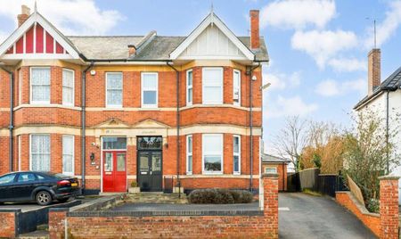 5 bedroom semi-detached house to rent - Photo 2