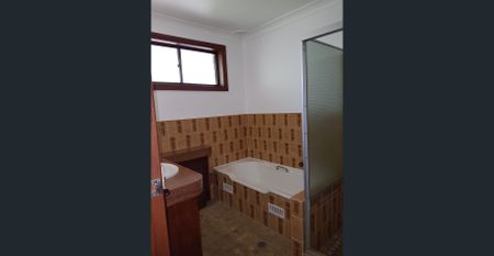 Family Home with Pool - Photo 3