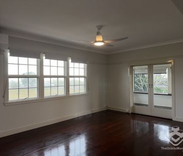 Ocean Views 3 Bed 2 Bath 2 Car Home - Photo 3