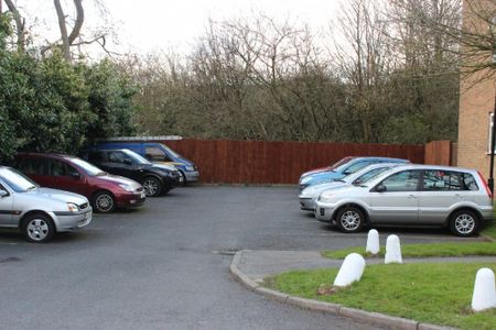 2 bedroom flat to rent - Photo 3