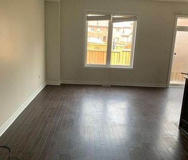 For Lease - 21 Military Crescent, Brampton, Ontario - Photo 1