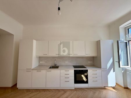 ERSTBEZUG NACH SANIERUNG - SONNIGE ALTBAUWOHNUNG - Photo 2