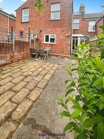 4 bedroom terraced house to rent - Photo 5