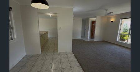 Airconditioned home with double shed - Photo 5