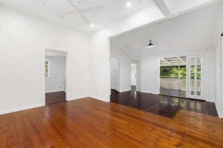 55 Brinawa Street, Camp Hill QLD 4152 - House For Rent | Domain - Photo 5