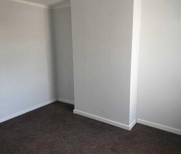 High Road, Willenhall, WV12 - Photo 1