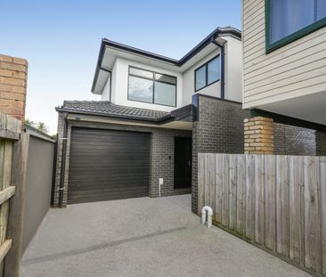 Stylish, Easy-Care Living in a Peaceful Court Setting! - Photo 4