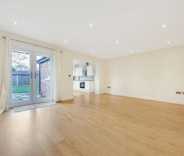 4 bedroom semi-detached house to rent - Photo 1