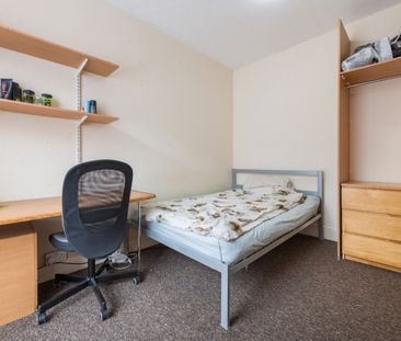 27 Harrow Road - Photo 5