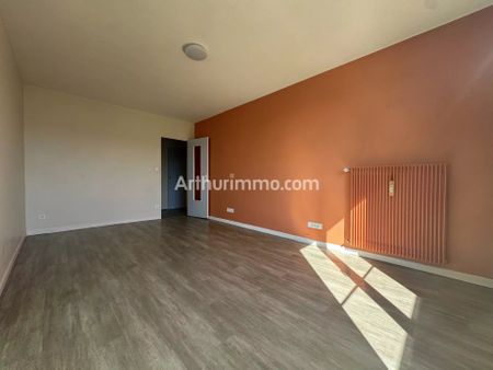 Location Appartement 4 pièces 69 m2 à Lons-le-Saunier - Photo 4
