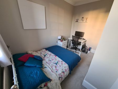 2 Bed Flat, Wandsworth, SW18 - Photo 4