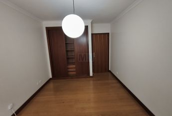 Apartamento T5 em Coimbra