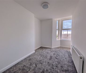 5 bed apartment to rent in Newcomen Terrace, Redcar, TS10 - Photo 2