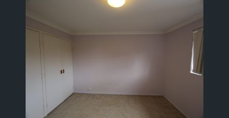 Spacious Unit In Nice Complex. - Photo 4