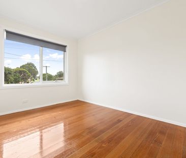 Spacious Family Home in Prime Location - Photo 4