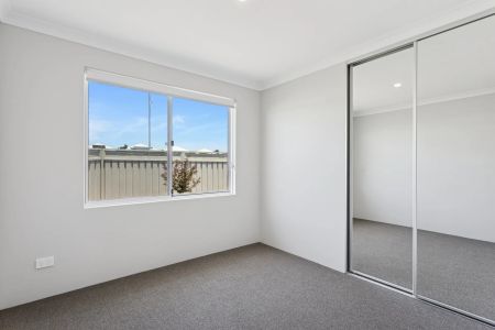 Brand new and available immediately - Photo 3