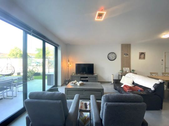 Gelijkvloers appartement met 2 slaapkamers op toplocatie in Waregem! - Foto 1