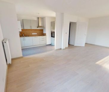 Location Appartement 4 pièces 84 m2 à Chartres - Photo 3